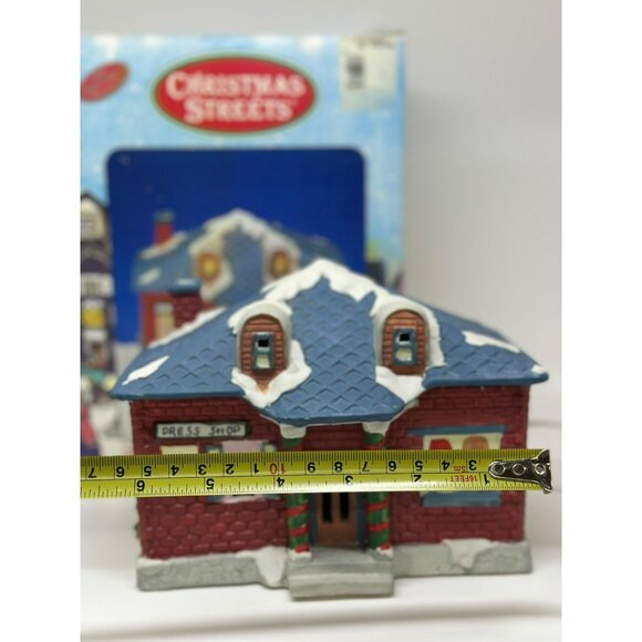 VTG Christmas Streets Illuminated Ceramic Dress Shop Village House Figurine - Picture 3 of 6